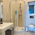 Modern Seafront 2br W/pool By Arcocollection Appartamento