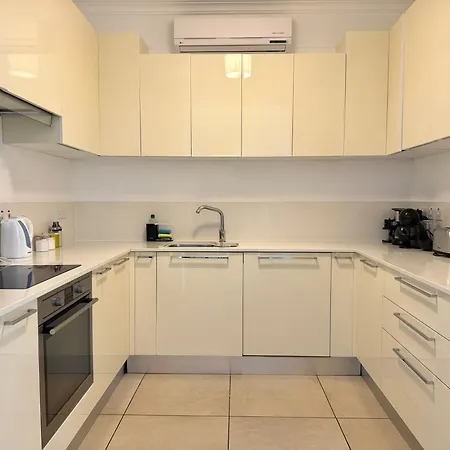 Апартаменты Modern Seafront 2br With Pool By Arcocollection Слима