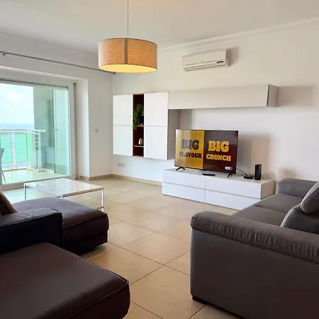 Modern Seafront 2br W/pool By Arcocollection Apartament