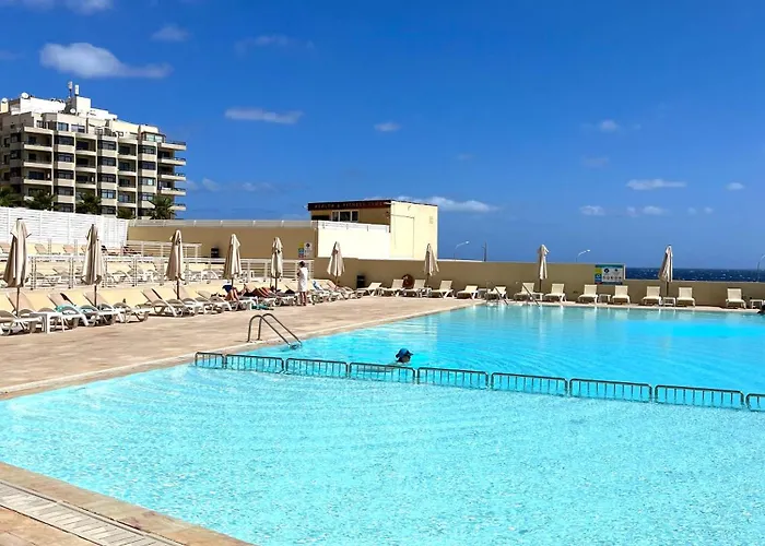 Апартаменты Modern Seafront 2br With Pool By Arcocollection *