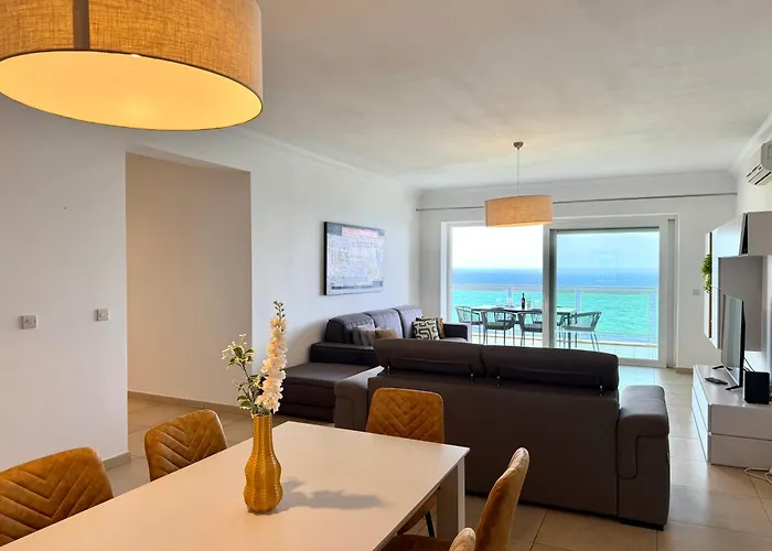 Modern Seafront 2br With Pool By Arcocollection *