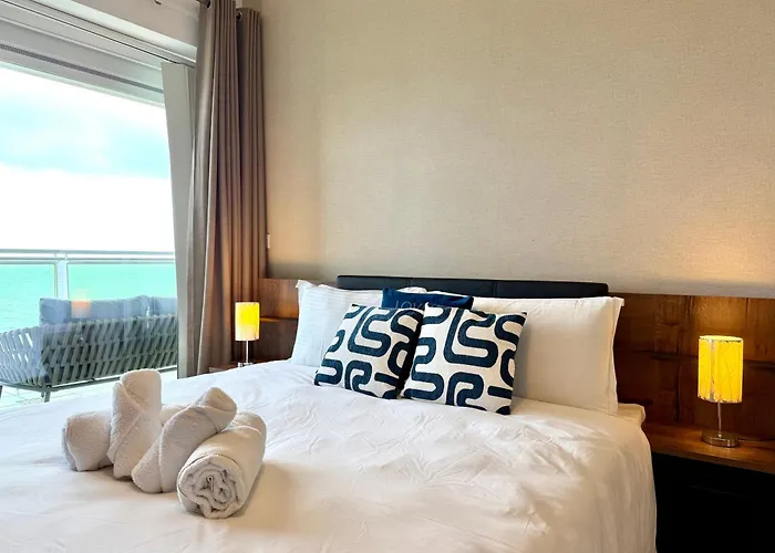 Modern Seafront 2br With Pool By Arcocollection Апартаменты