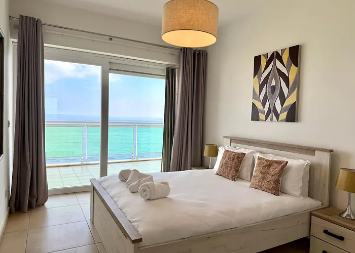 Modern Seafront 2br With Pool By Arcocollection *