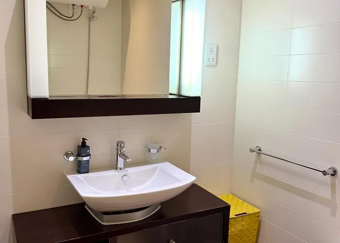 Modern Seafront 2br With Pool By Arcocollection