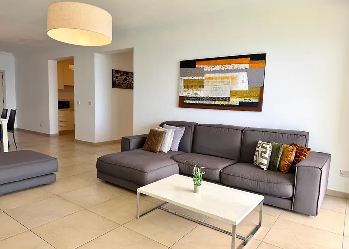 Modern Seafront 2br With Pool By Arcocollection Lejlighed